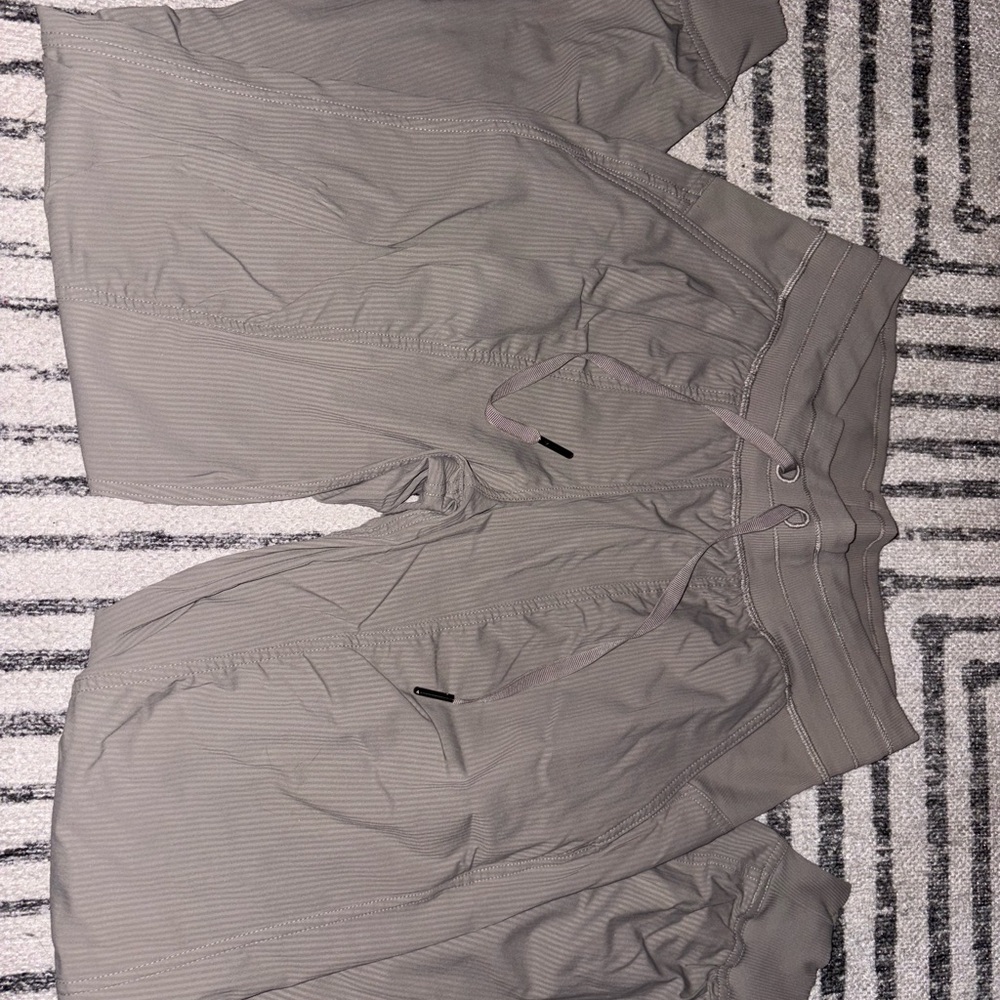 Dance studio mid rise 28”